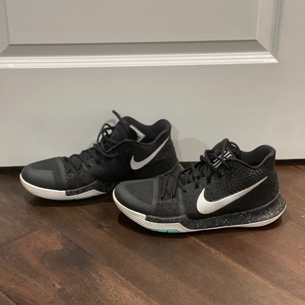 Kyries Size 11.5